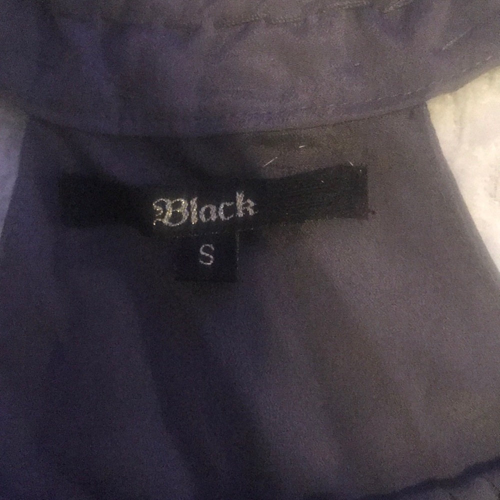 Beautiful blouse - Picture 3 of 3